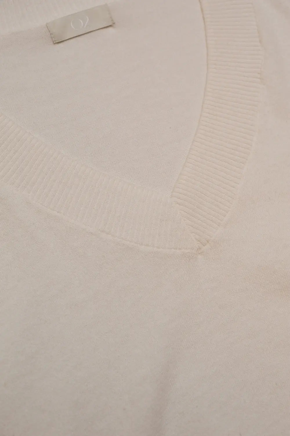 v neck fine knit sweater in cream - Sweaters
