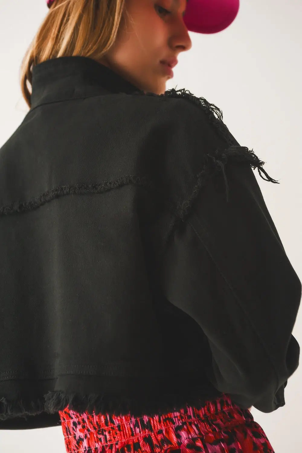 Cropped denim trucker jacket in black - Jackets