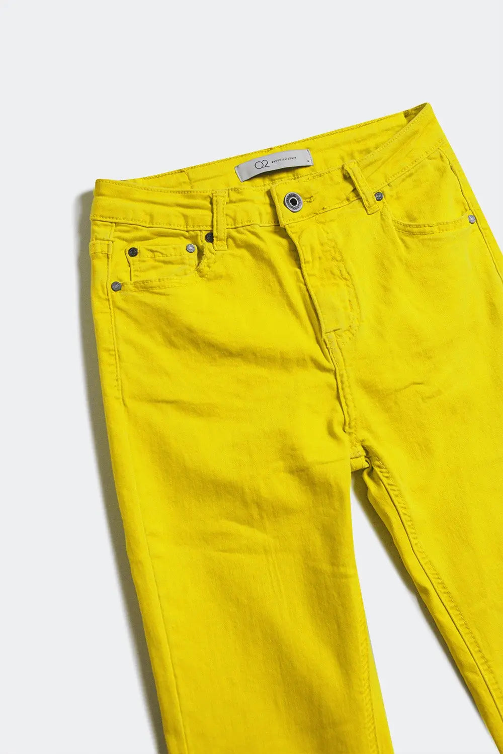 Flare jeans with raw hem edge in yellow - Colored Jeans