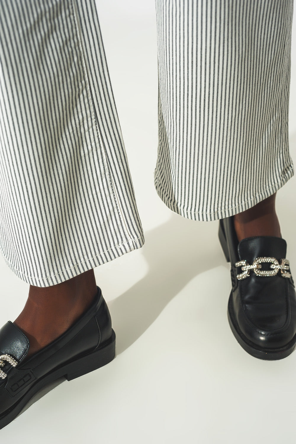 Flared stripe pants in grey