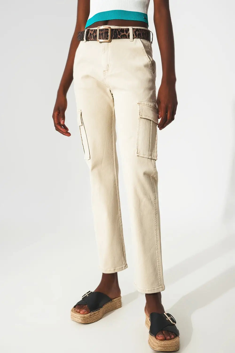Relaxed cargo pants in beige - Colored Jeans
