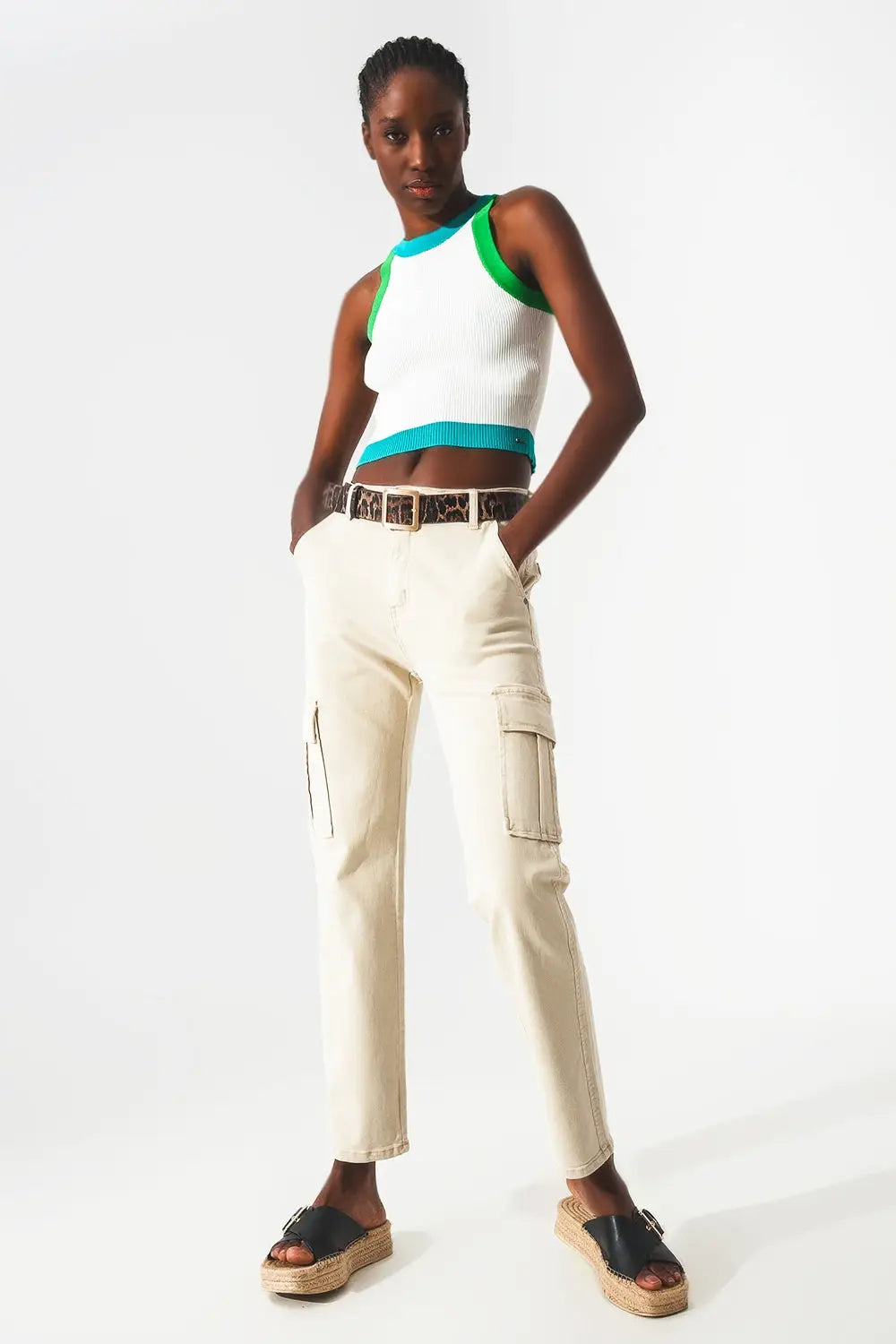 Relaxed cargo pants in beige - Colored Jeans