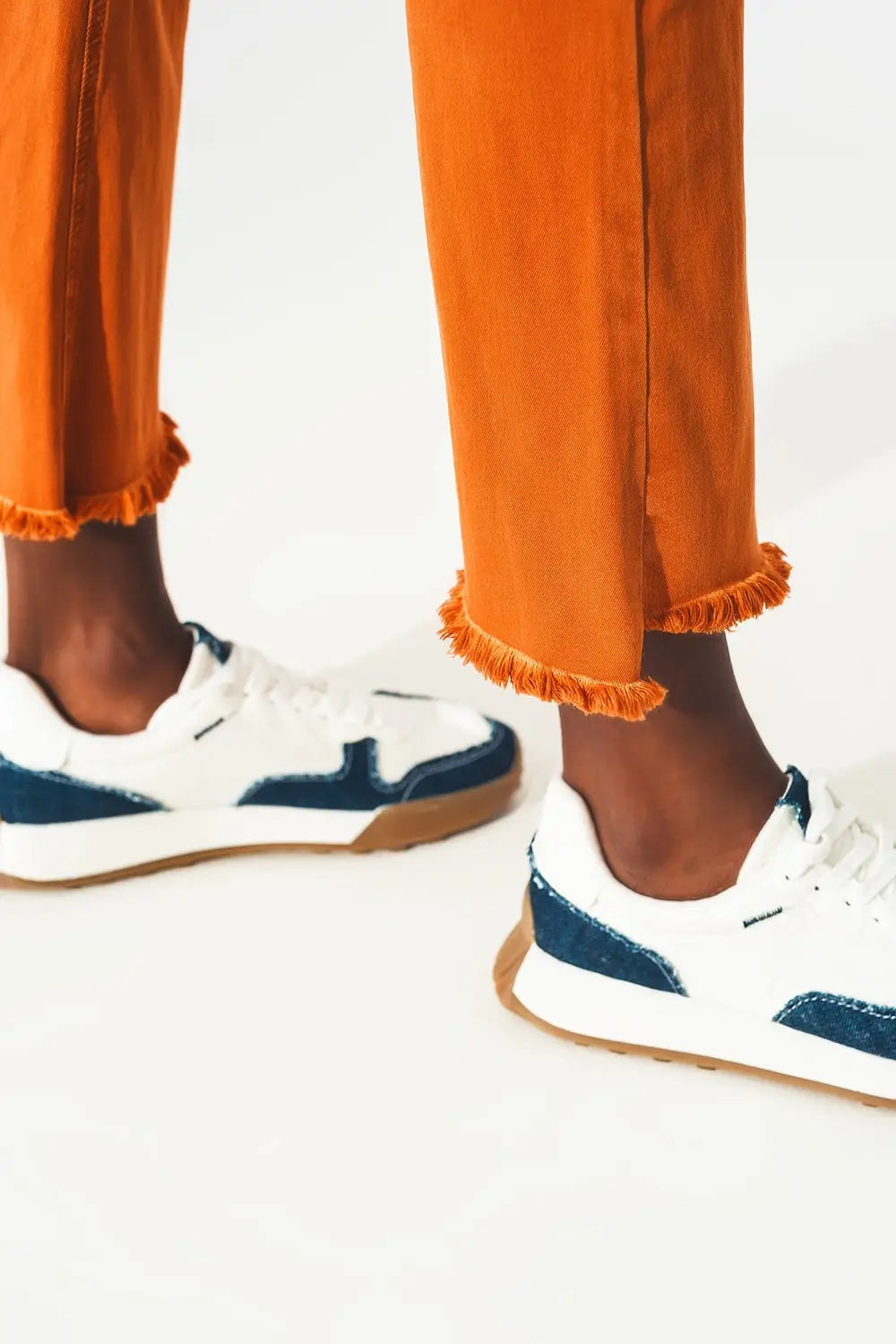 Flare jeans with raw hem edge in orange - Colored Jeans