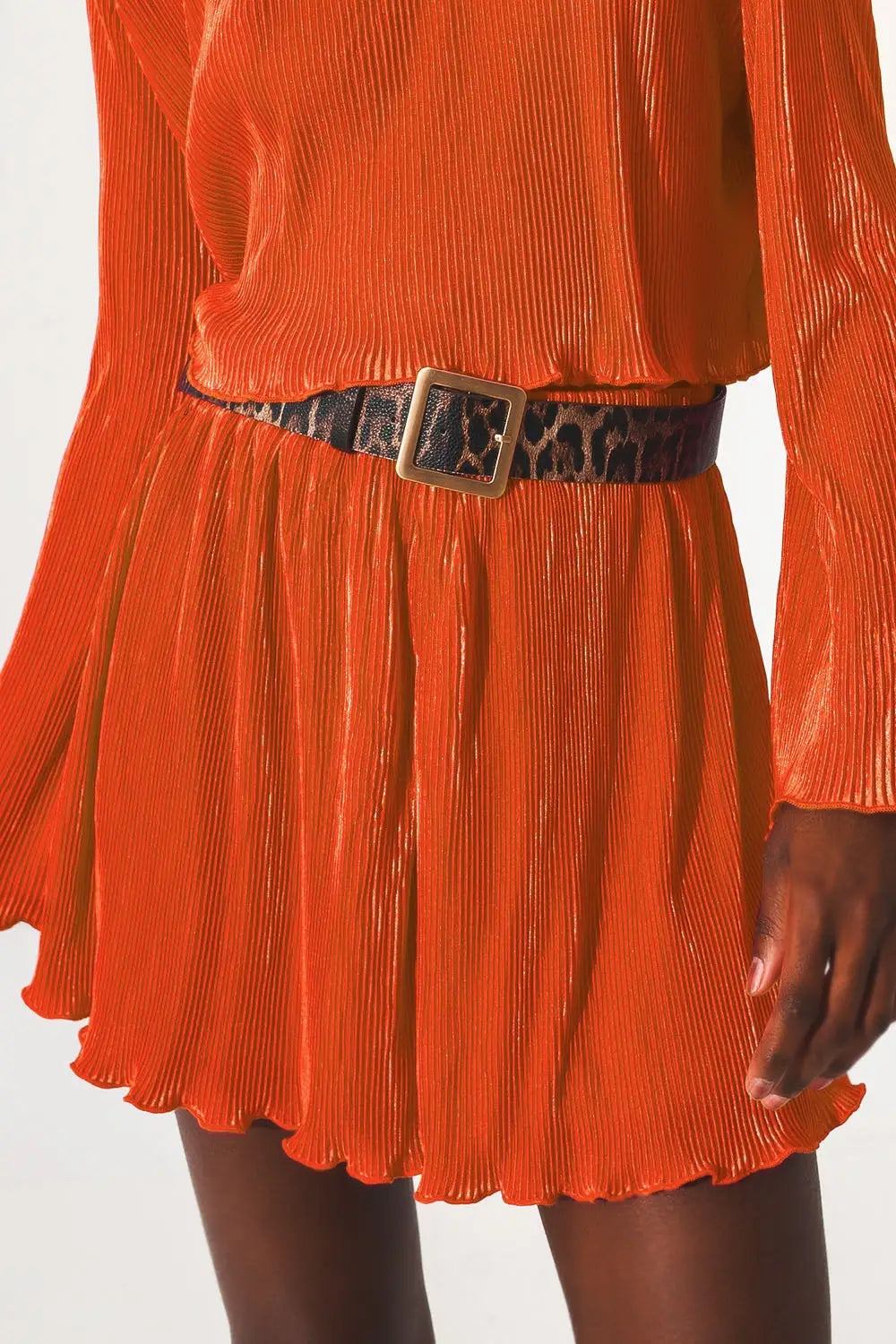 Pleated shorts in orange - Pants