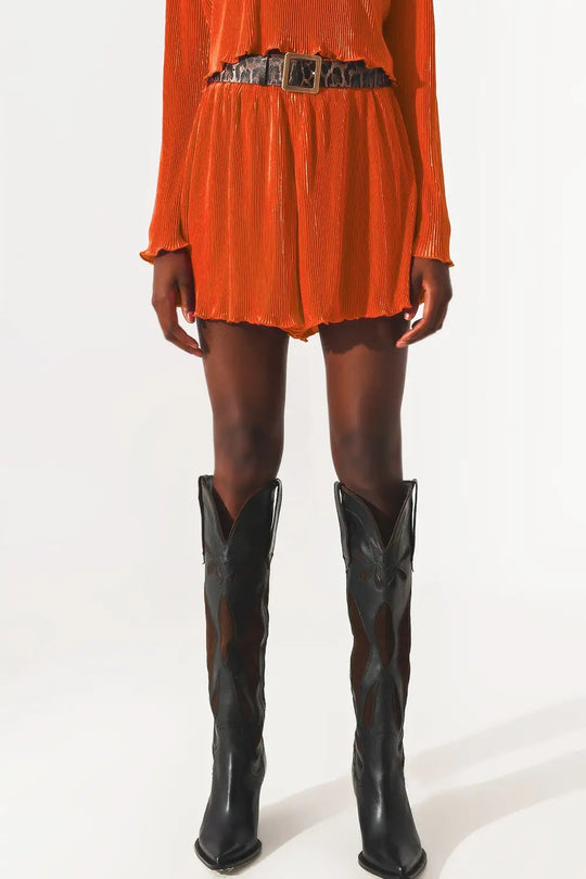 Pleated shorts in orange - Pants
