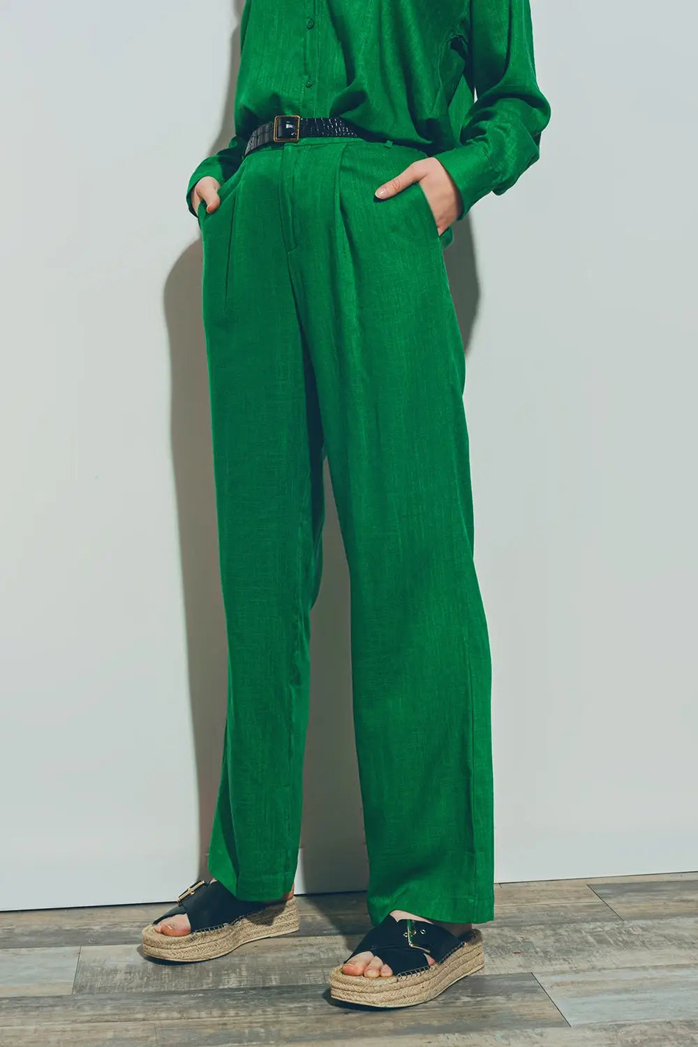 Wide-legged pants in light cotton fabric in green - Pants
