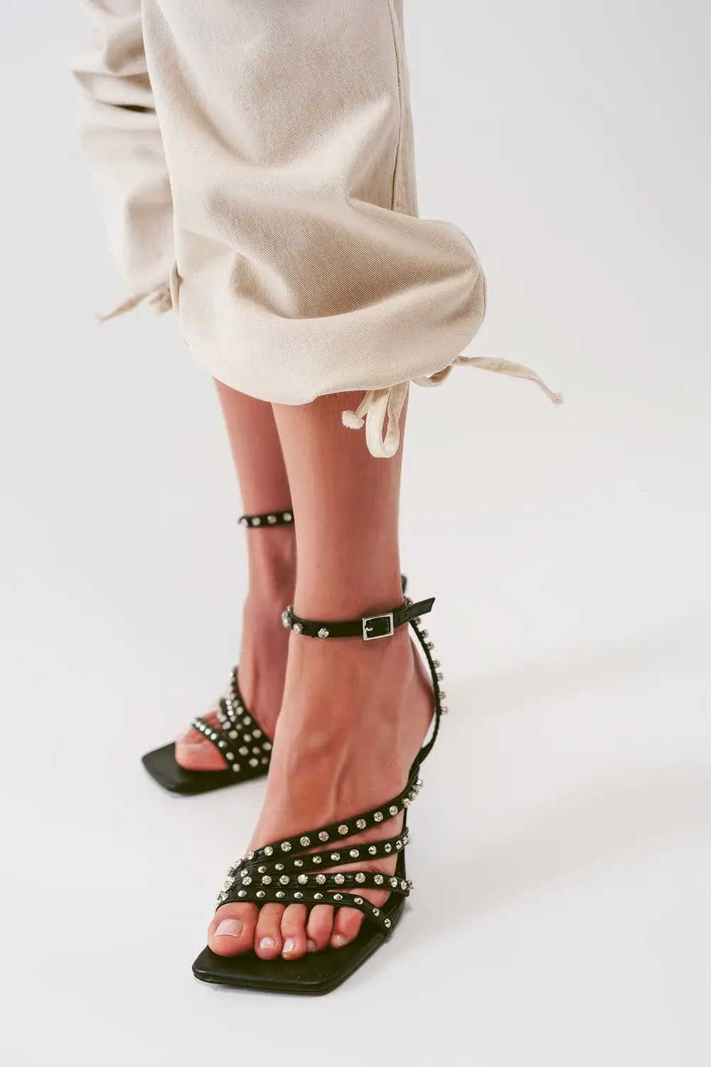 Cargo Pants with Tassel ends in Sand - Colored Jeans