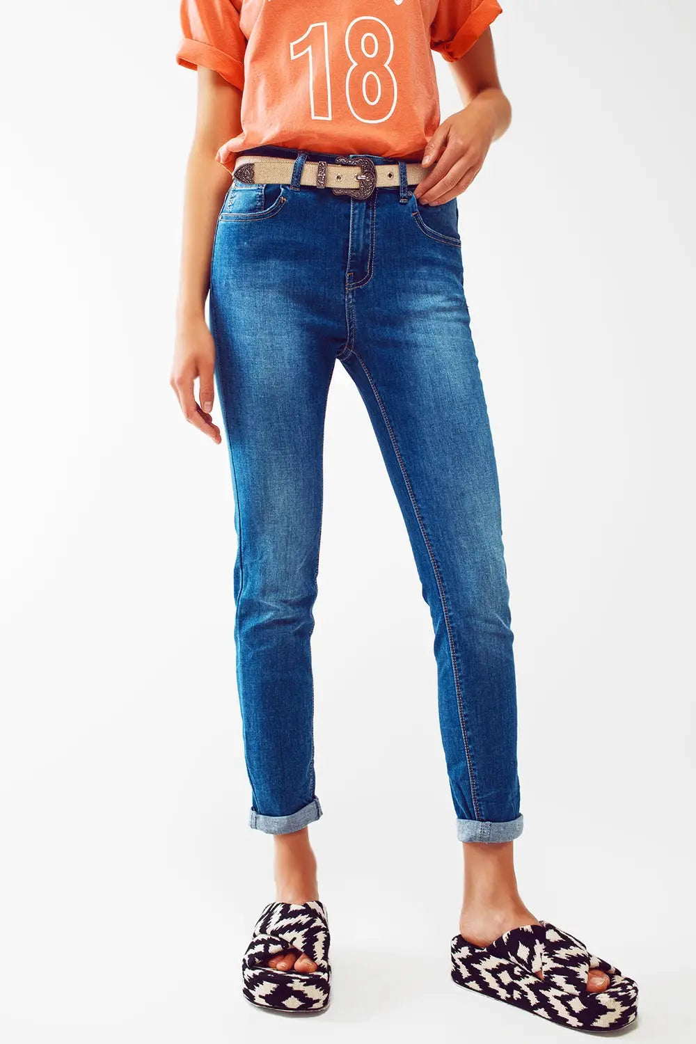 skinny jeans in mid wash