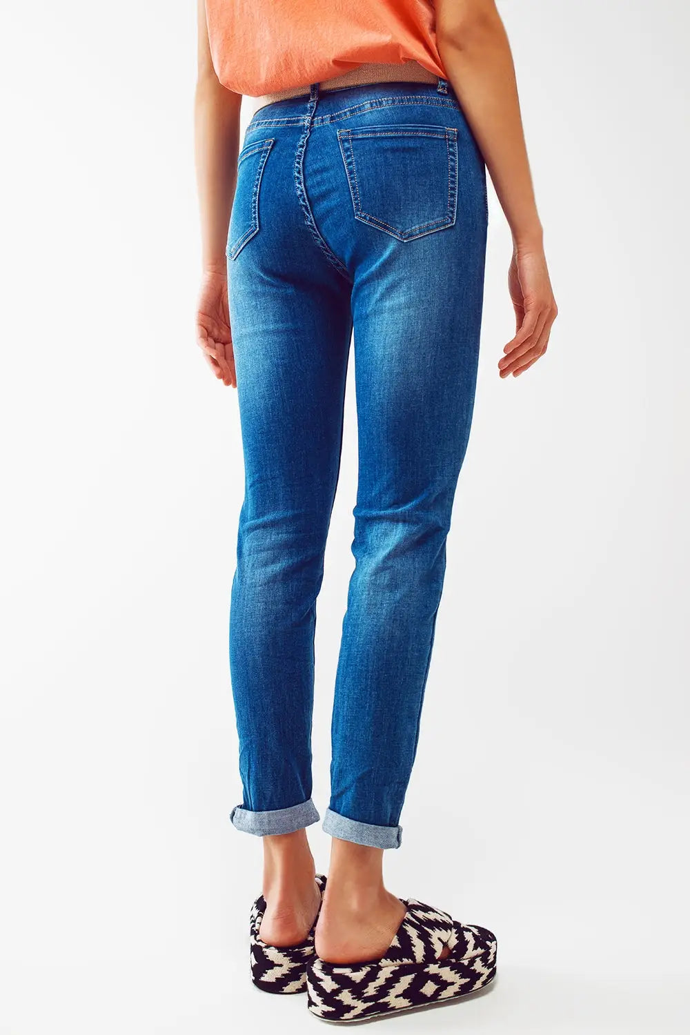 skinny jeans in mid wash