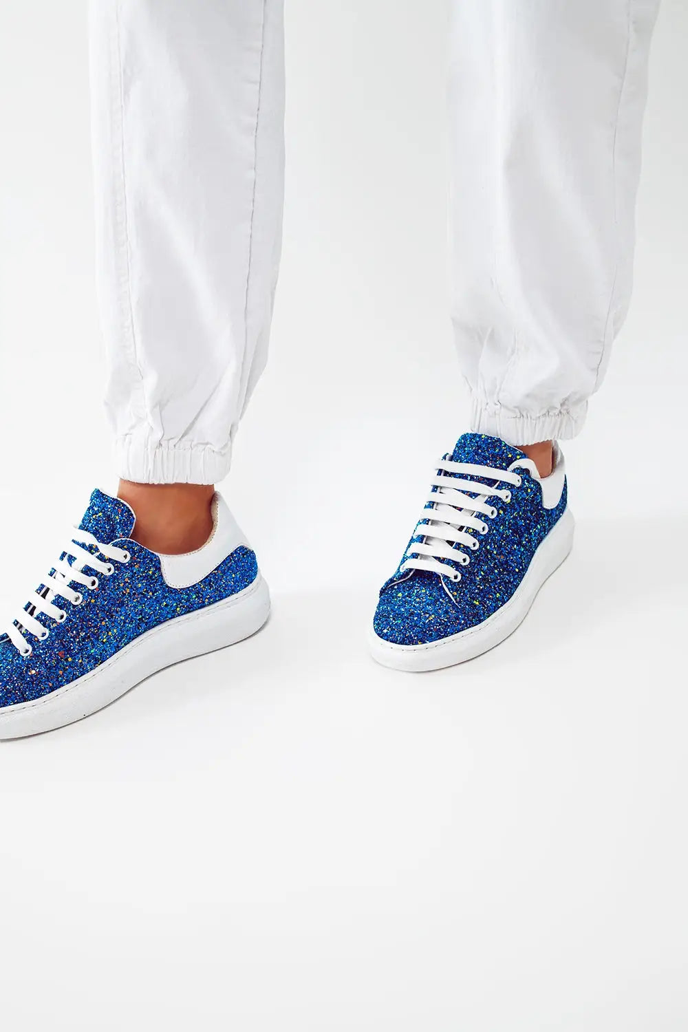 white cargo pants with elasticated waist and hem - Colored Jeans