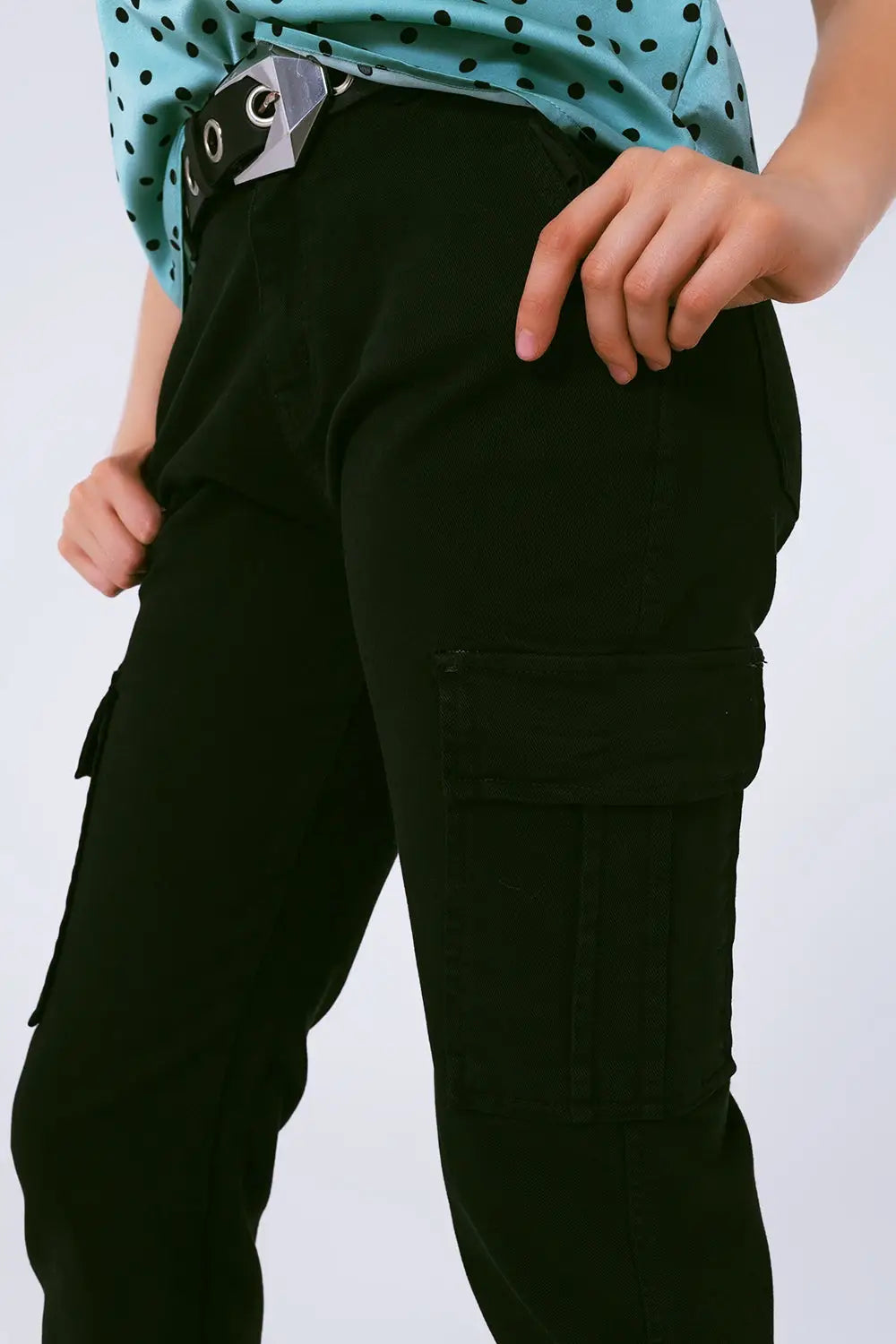 Relaxed cargo pants in black - Colored Jeans