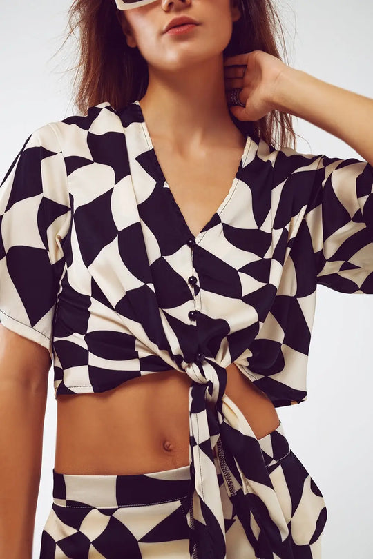 Cropped Shirt With Knot in Bauhaus Abstract Black and White Print - Shirts Tops