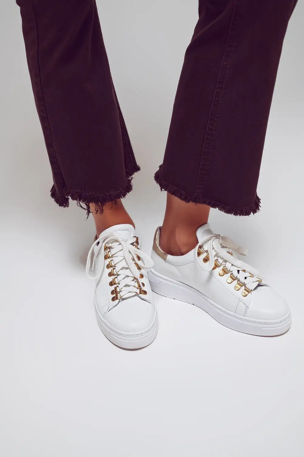 Flare jeans with raw hem edge in brown - Colored Jeans