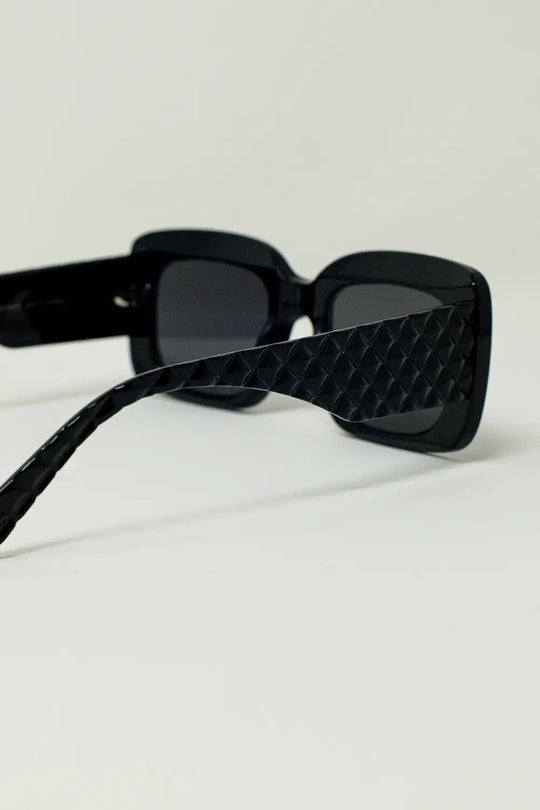 Oversized Oval Sunglasses With Side Detail in Black - BLACK / ONE - Sunglasses