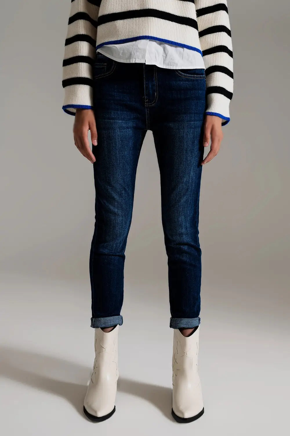 Dark wash skinny jeans with elastic elastan