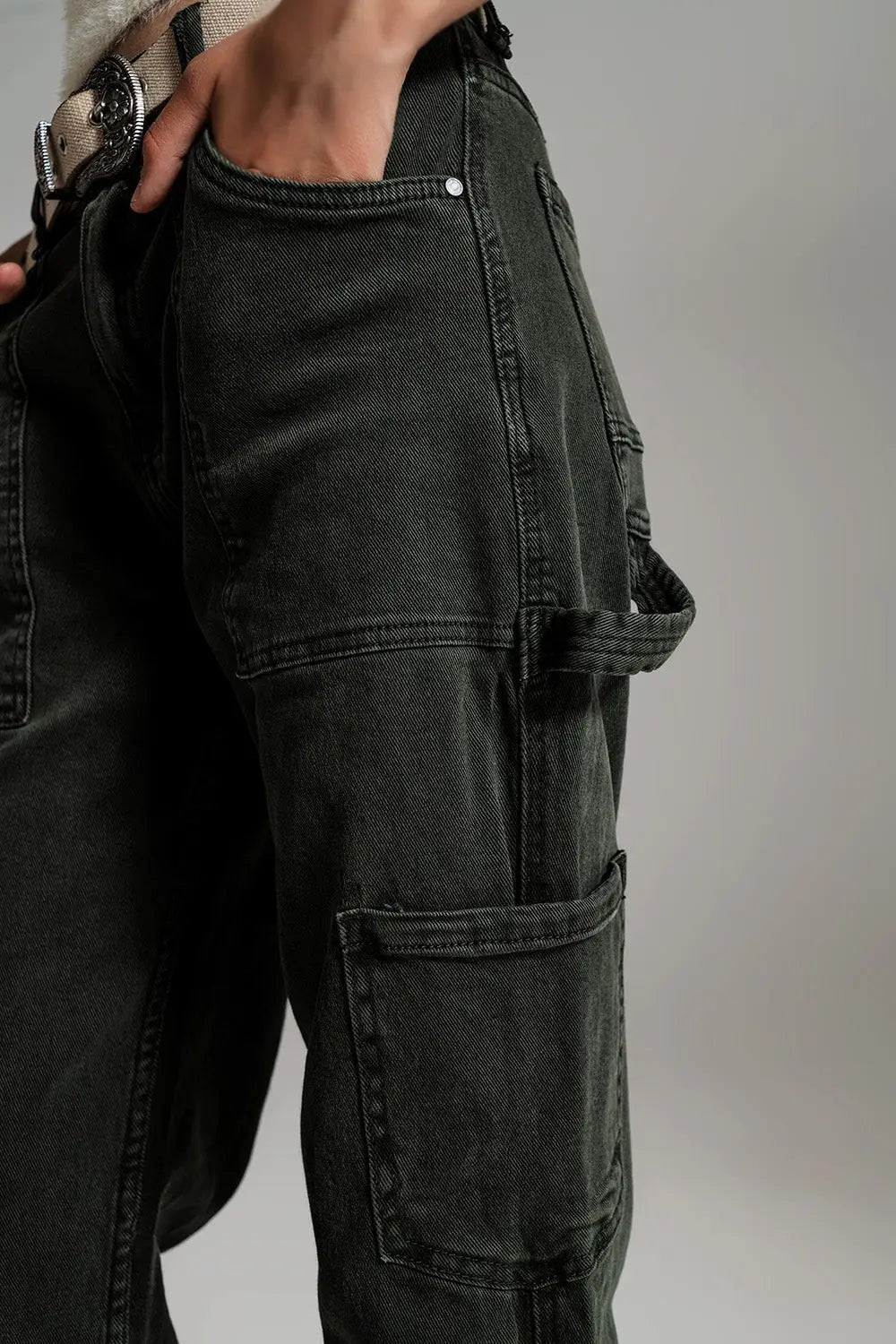 Straight Leg Cargo Pants in dark green - Colored Jeans