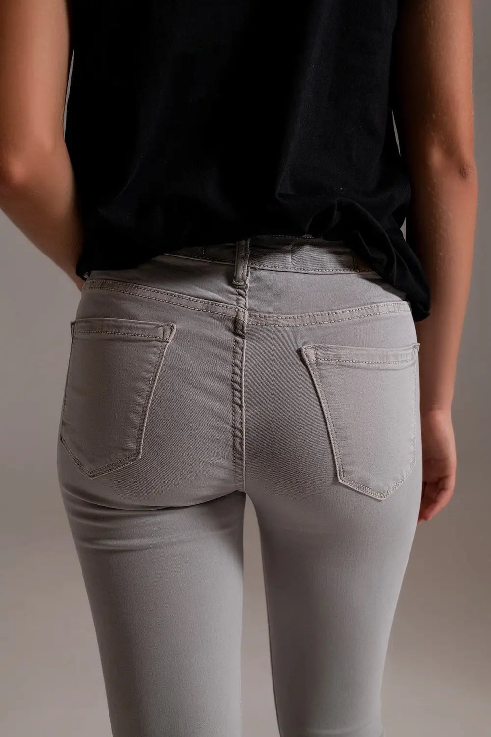 Light gray ankle jeans with soft wrinkles - Colored Jeans