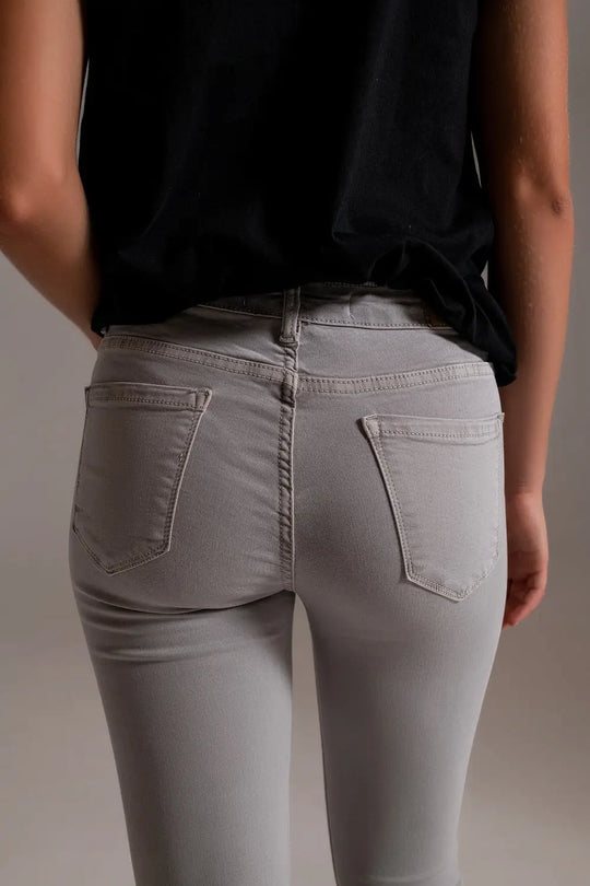 Light gray ankle jeans with soft wrinkles - Colored Jeans
