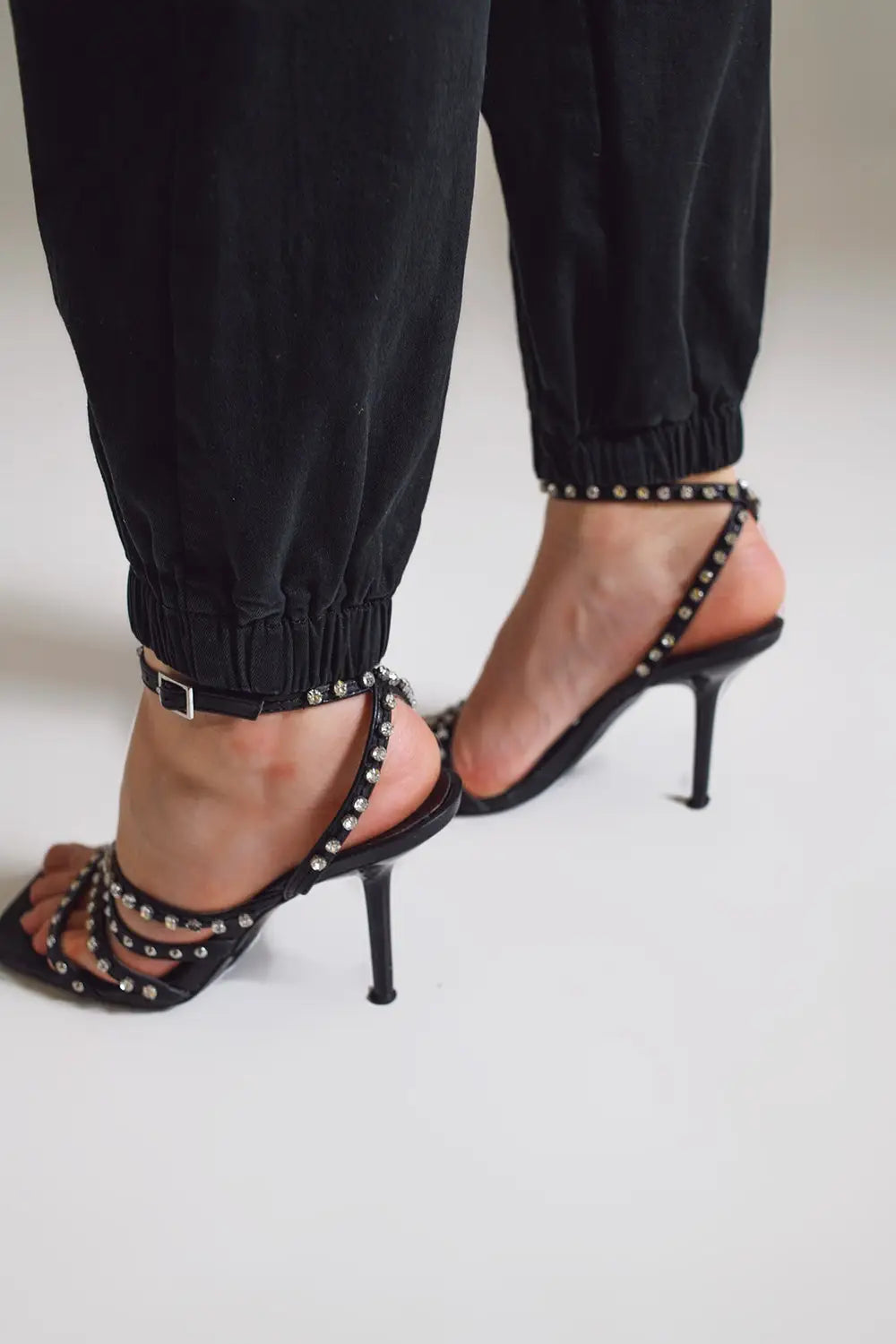 black cargo pants with elasticated waist and hem - Colored Jeans