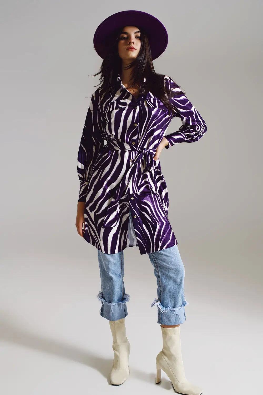 Midi short dress with zebra print in white and purple - Dresses