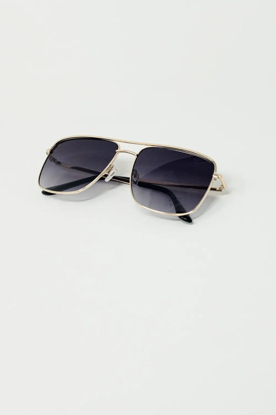 Aviator Vintage Sunglasses With Golden Rim - BLACK / ONE - Sunglasses