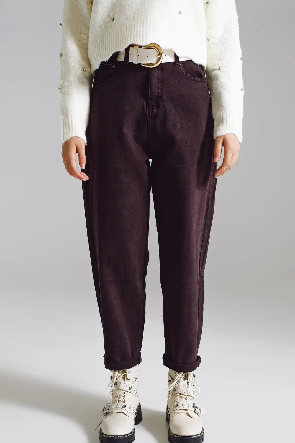 Brown relaxed pants with pocket detail at the waist - Colored Jeans