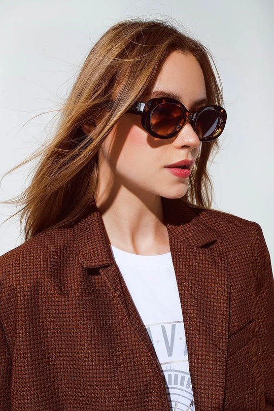 Oval Shapped Sunglasses in Tortoise Shell - BROWN / ONE - Sunglasses