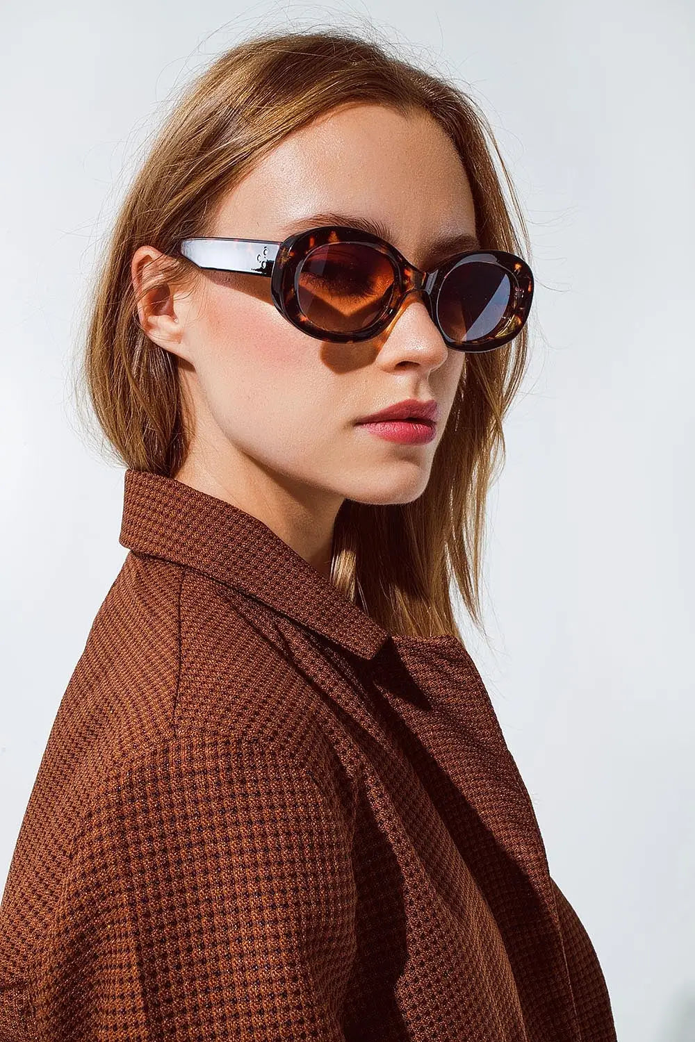 Oval Shapped Sunglasses in Tortoise Shell - BROWN / ONE - Sunglasses