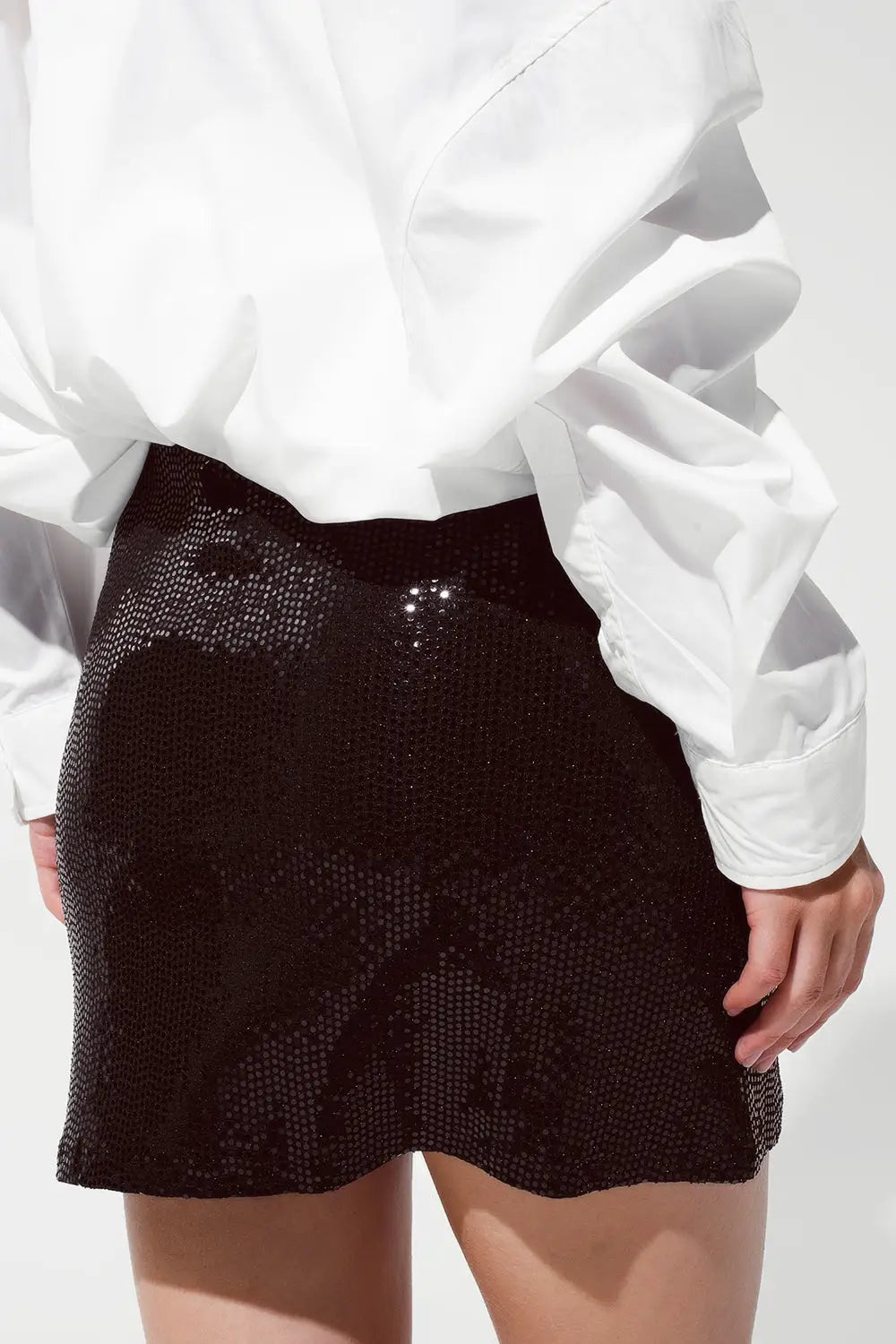 Short mini skirt with glitter and slit in black - Skirts