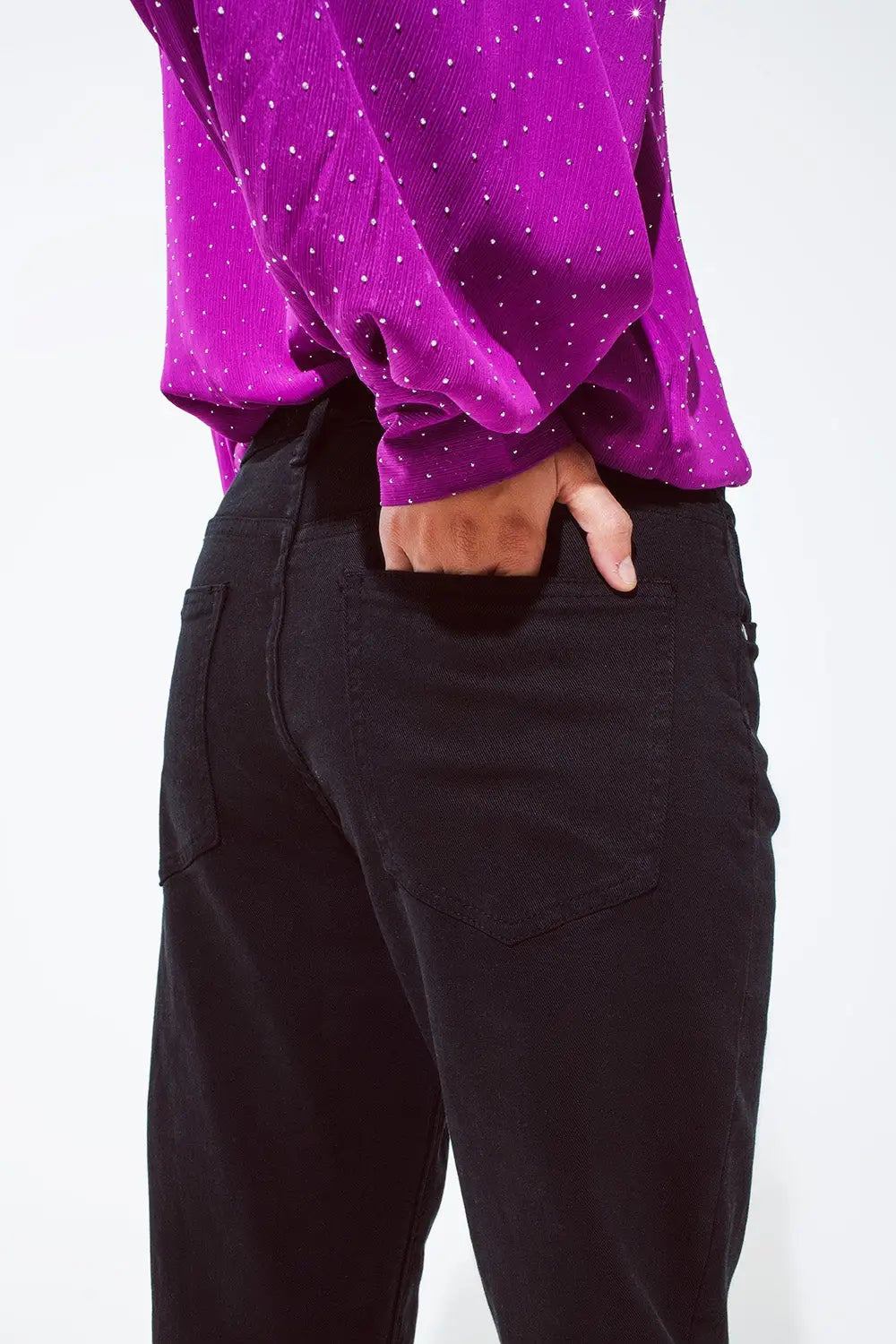 Cotton mid rise slouchy jean in black - Colored Jeans