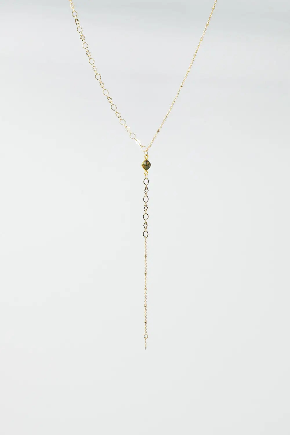 Dainty golden necklace with very sutil and beautiful star charm - GOLD