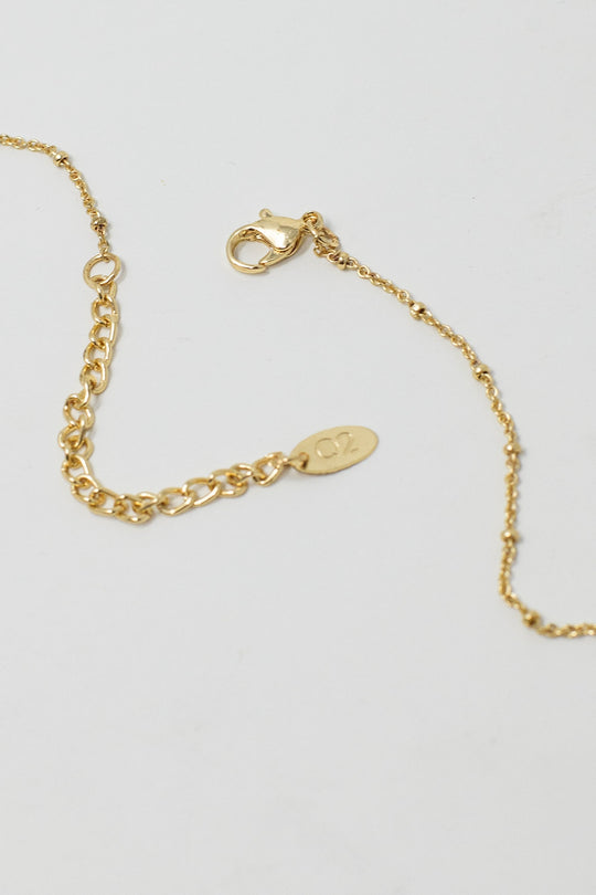 Dainty  golden necklace with very sutil and beautiful star charm