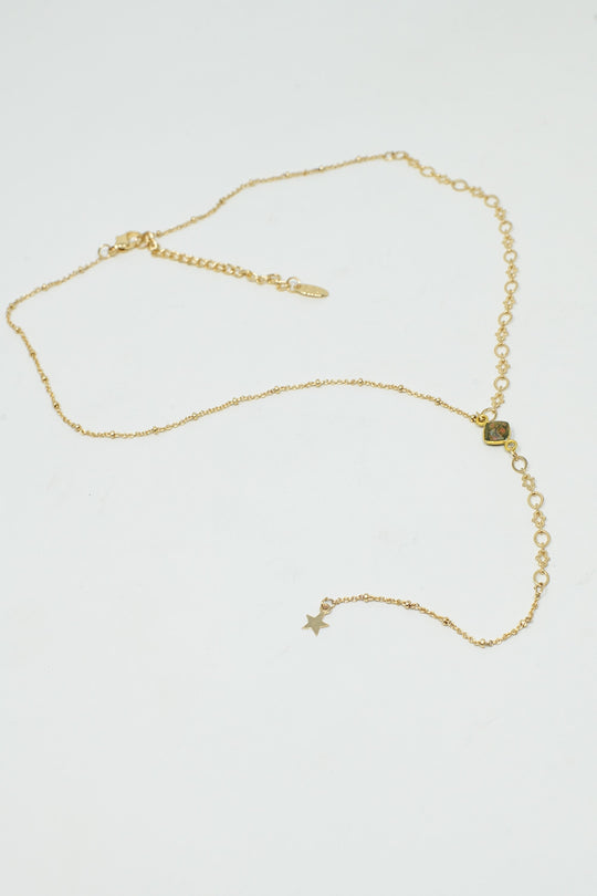 Dainty  golden necklace with very sutil and beautiful star charm