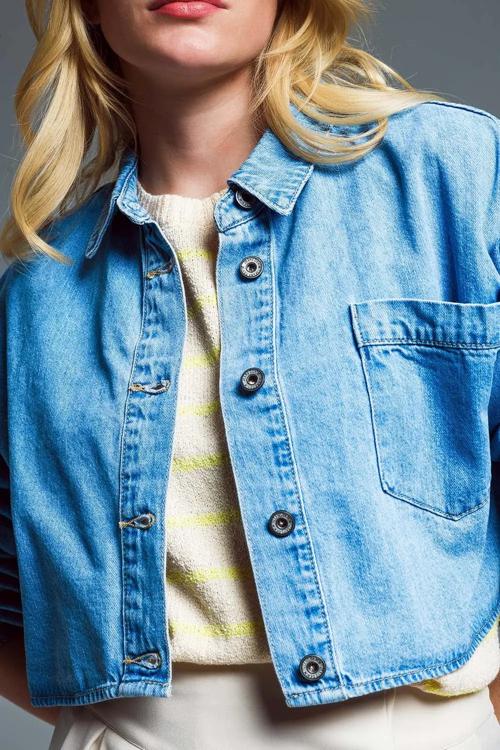 Basic cropped denim jacket in light blue With Chest Pocket - Jackets