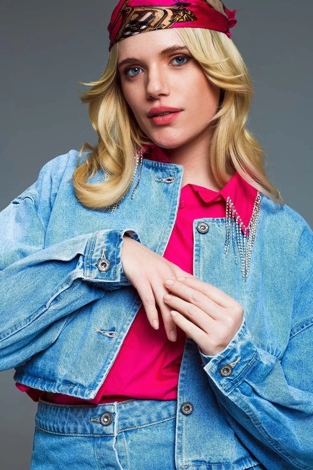 cropped relaxed denim jacket with chest welt pockets in light wash - Jackets