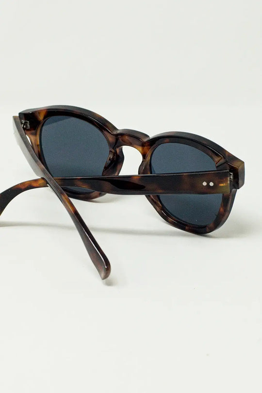 90’s Round Sunglasses With Black Lenses and Dark Brown Toroise Shell Frame - One Size / Brown