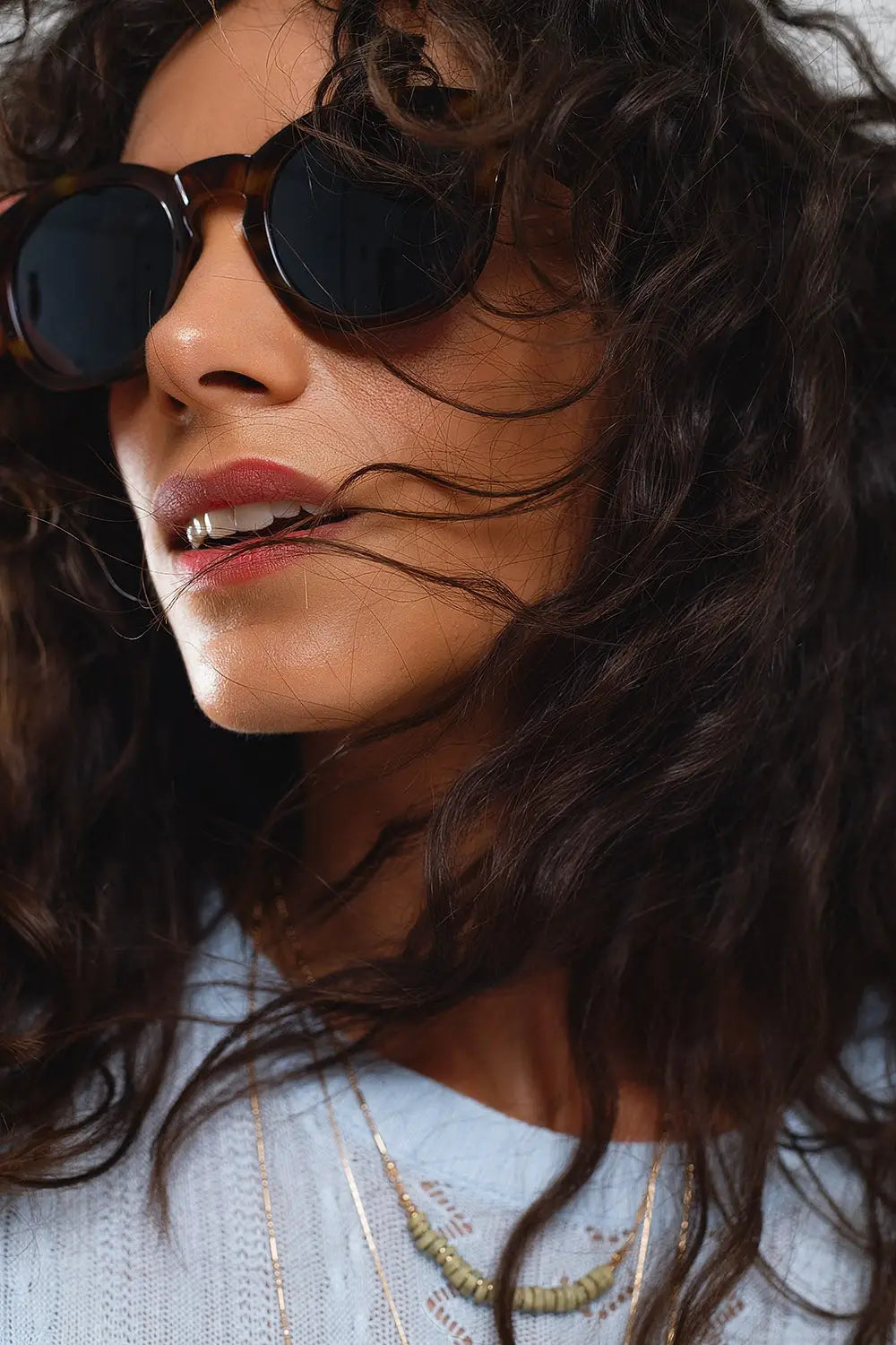 90’s Round Sunglasses With Black Lenses and Dark Brown Toroise Shell Frame - One Size / Brown