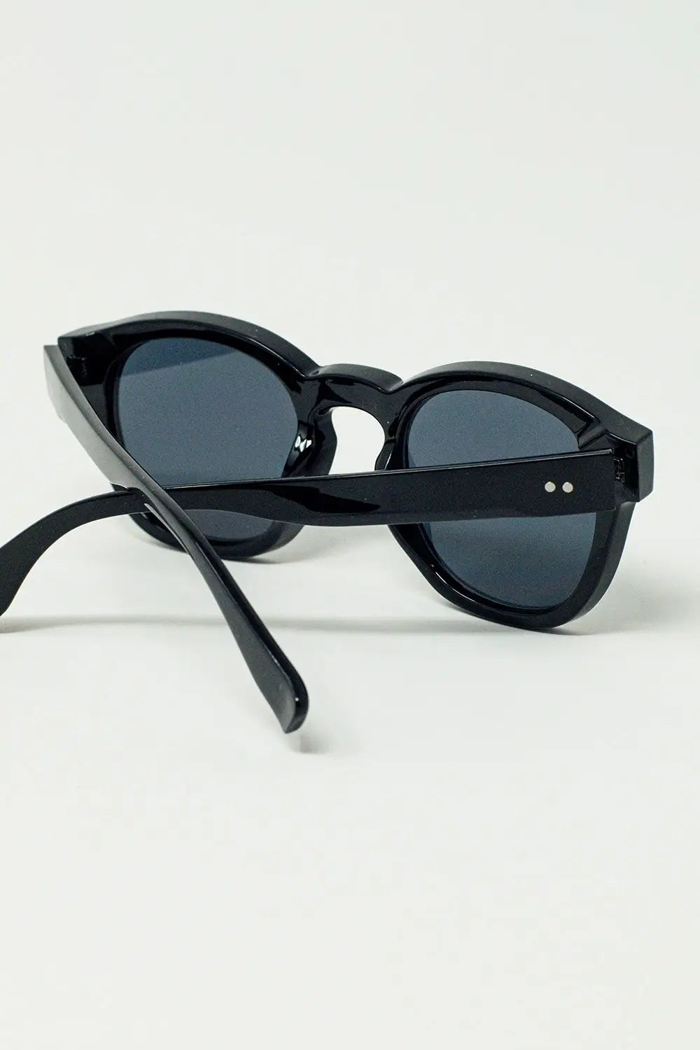 90’s Round Sunglasses With Black Tinted Lenses and Black Frame - One Size / Black