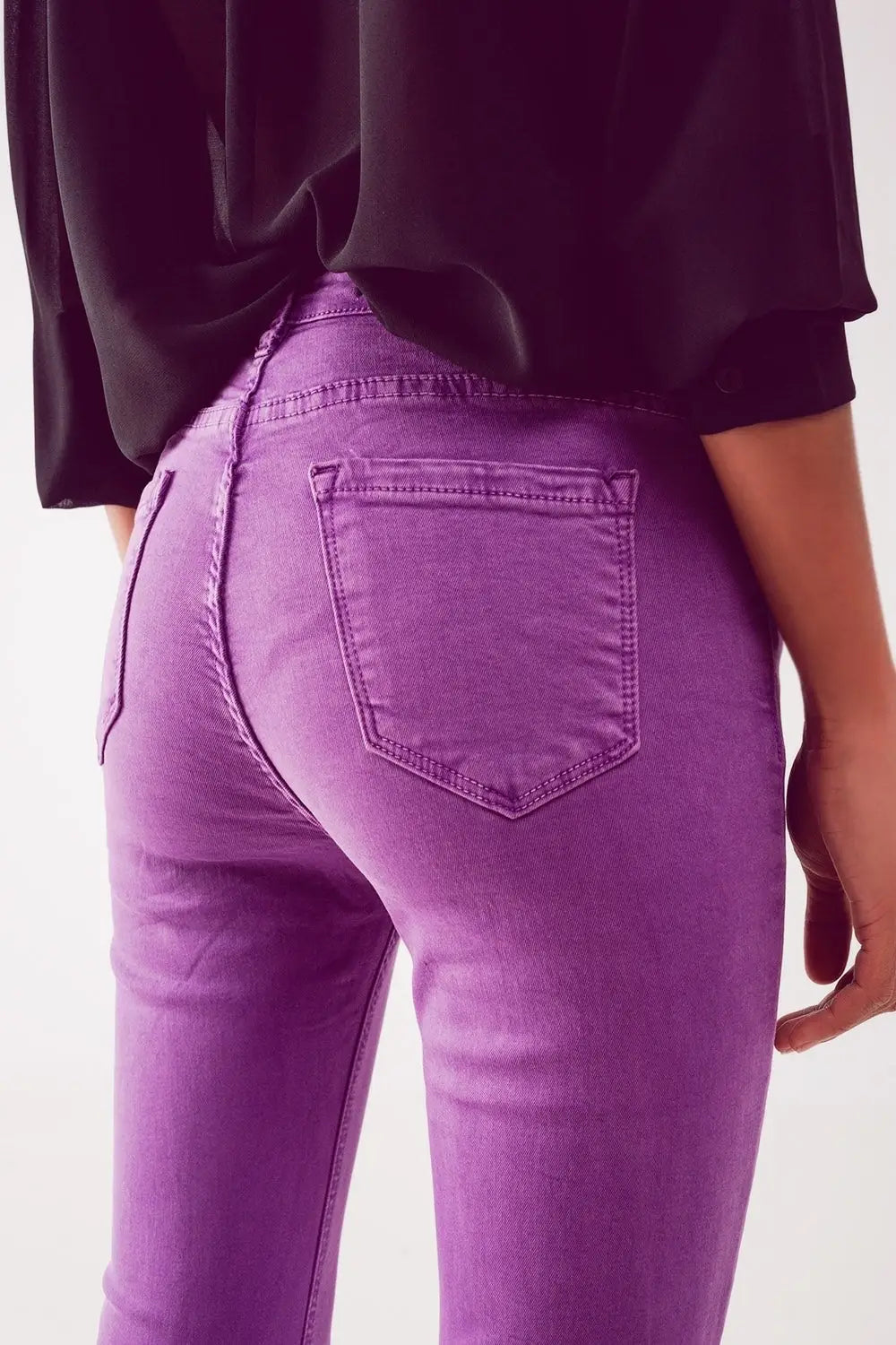 Flare jeans with raw hem edge in purple - Colored Jeans