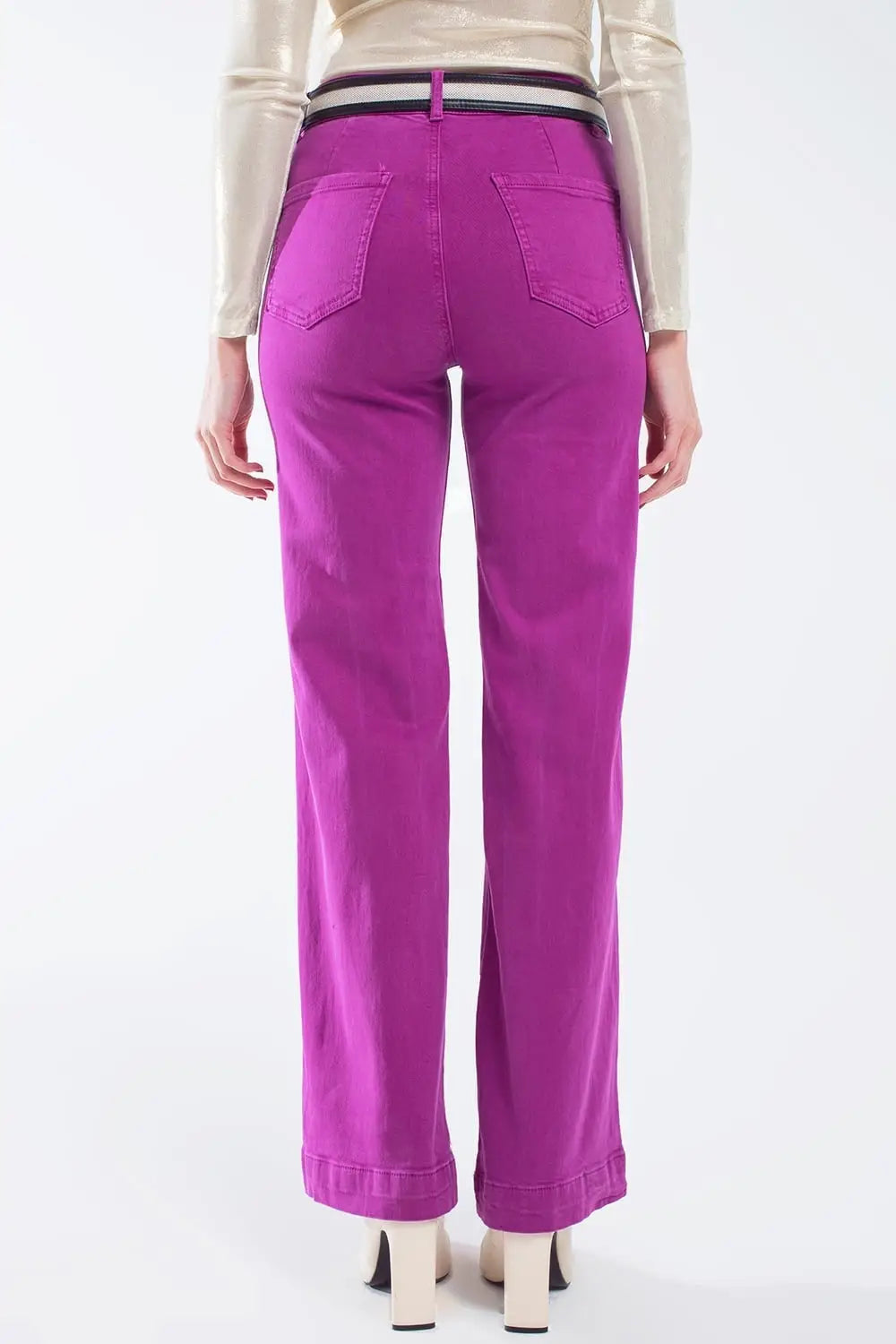 high waisted front pockets flare jeans in magenta - Colored Jeans