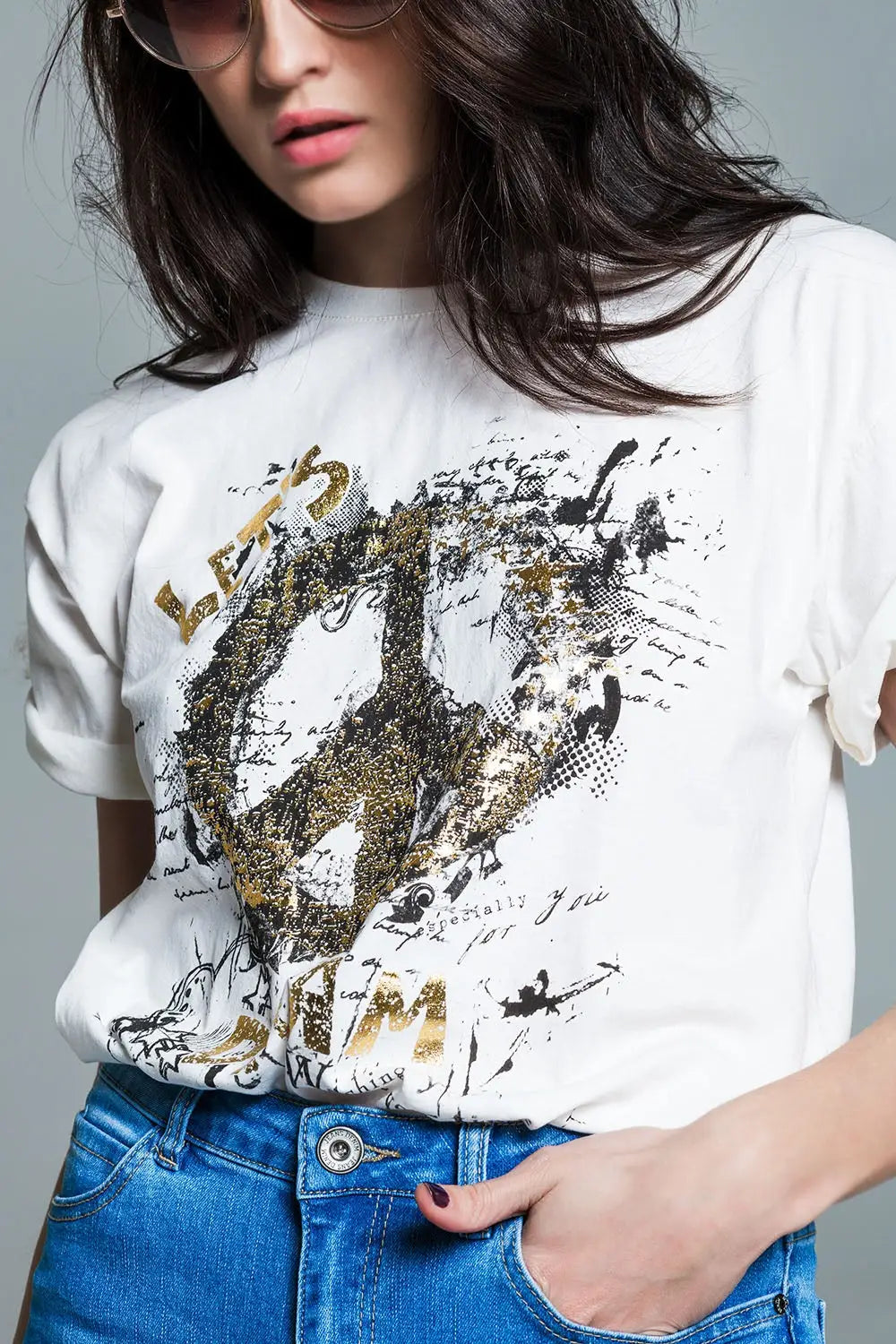 Short Sleeve T-shirt With Graphic Peace Sign Design At The Front In Cream - WHITE / ONE - T-Shirts