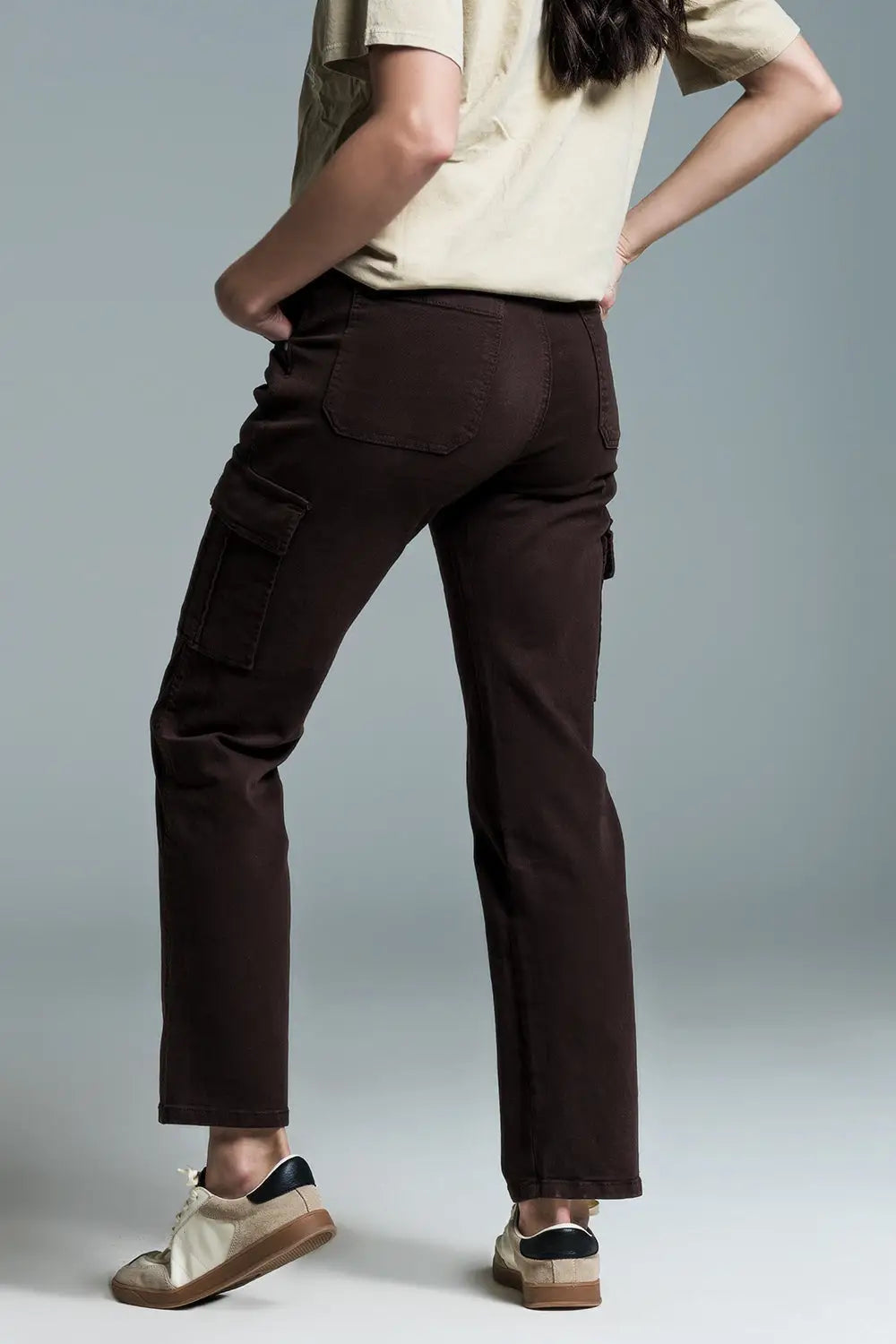 Relaxed cargo pants in dark brown - Colored Jeans
