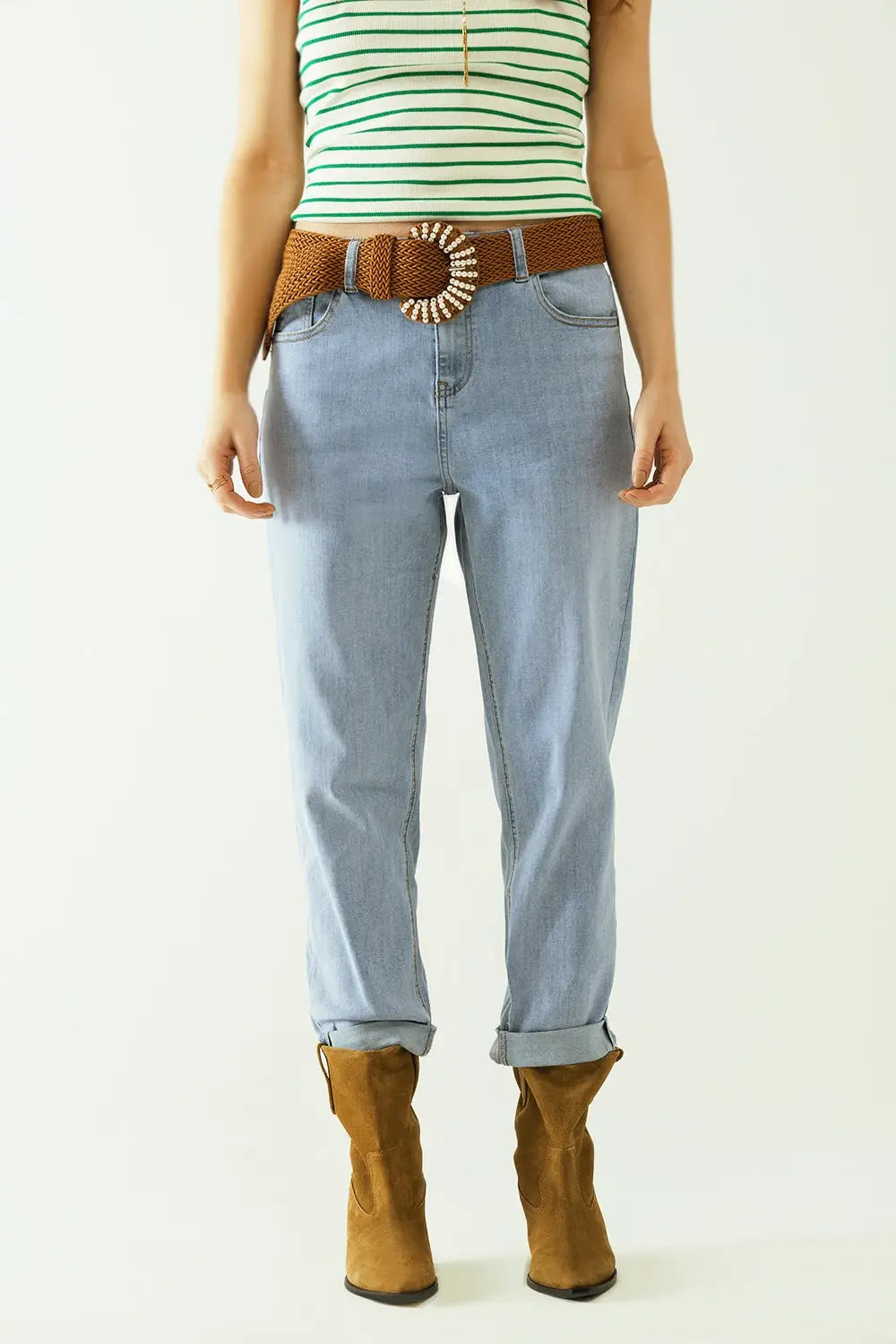 Boyfriend light blue jeans with stitching details on the edges