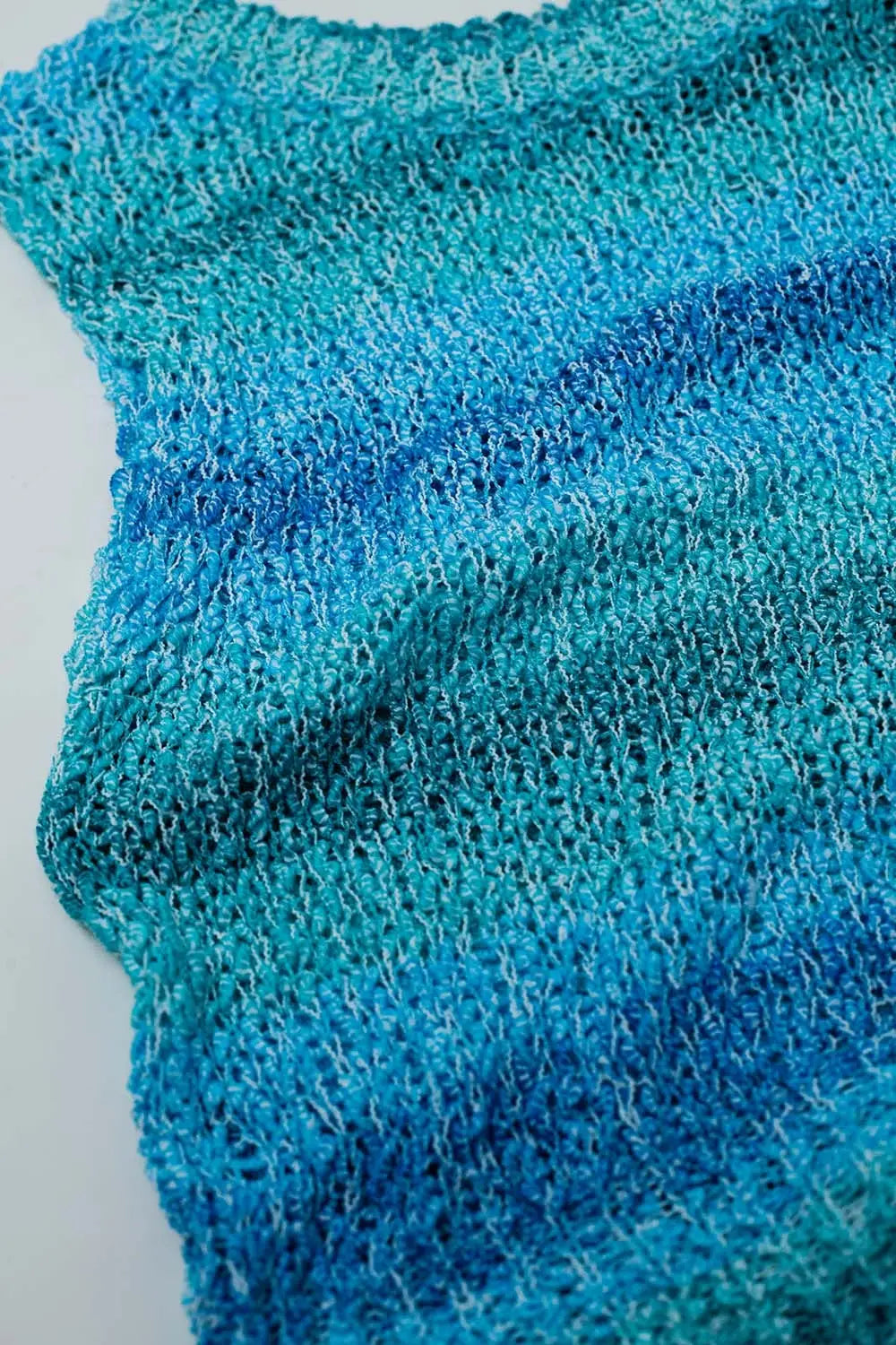 Knitted Tints of Blue Sleeveless Sweater With Stripes and Crew Neckline - BLUE / ONE - Sweaters