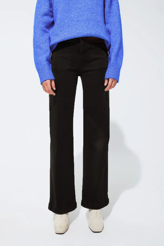 high waisted front pockets flare jeans in black - Colored Jeans