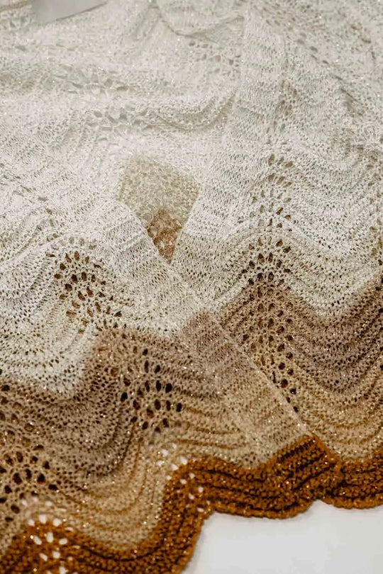 Short knitted cardigan with angel sleeves and wave multicolor detail in beige - BEIGE / ONE - Cardigans