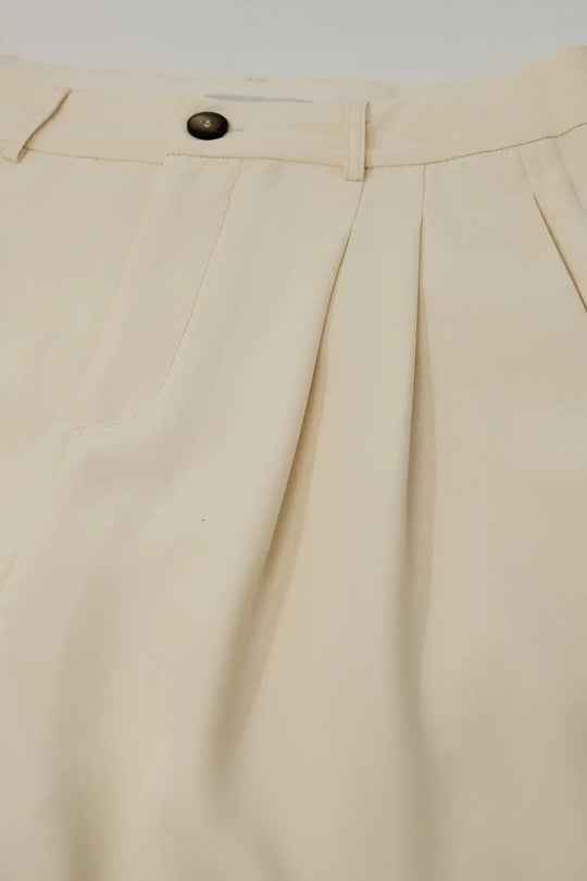 Straight Leg Trousers With Side Pockets and Darts in Cream - Pants