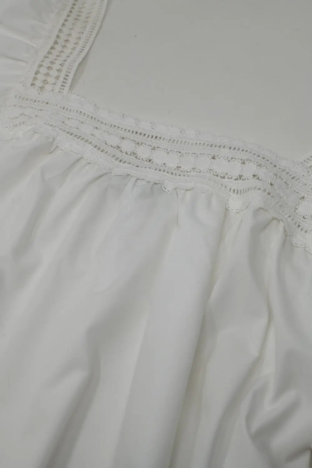 White Top With Square Neckline And Short Sleeves - Tops
