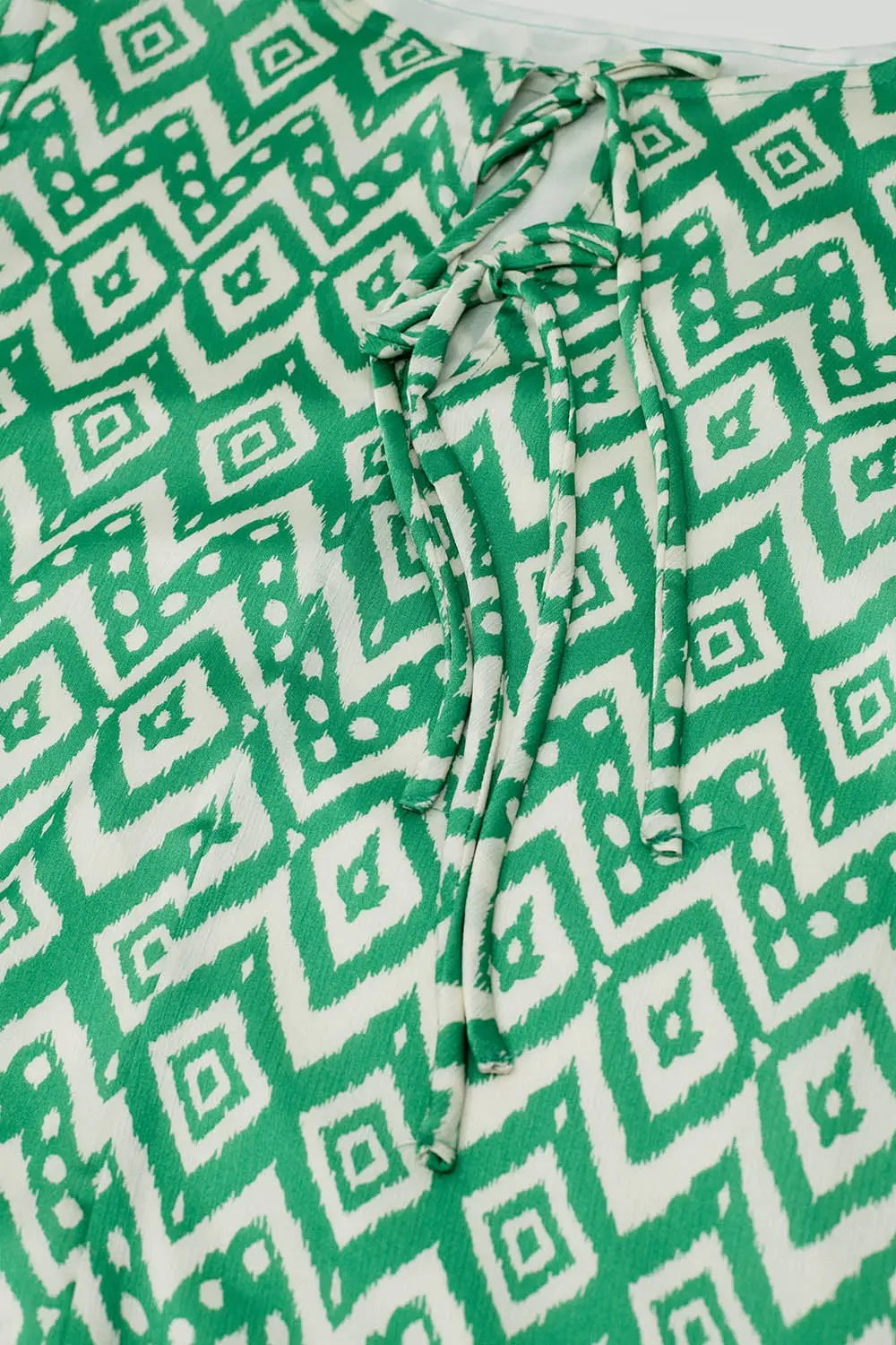 Short Dress With Tie At The Front Details in Ethnic Green Print - Dresses