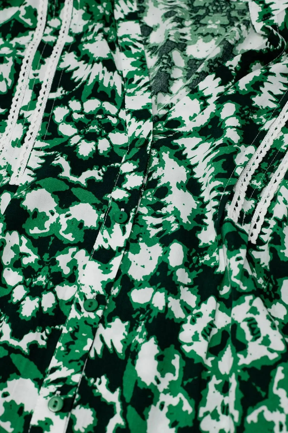 Tie Dye Print Short Dress With Long Sleeves And Lace Trim in Green - Dresses